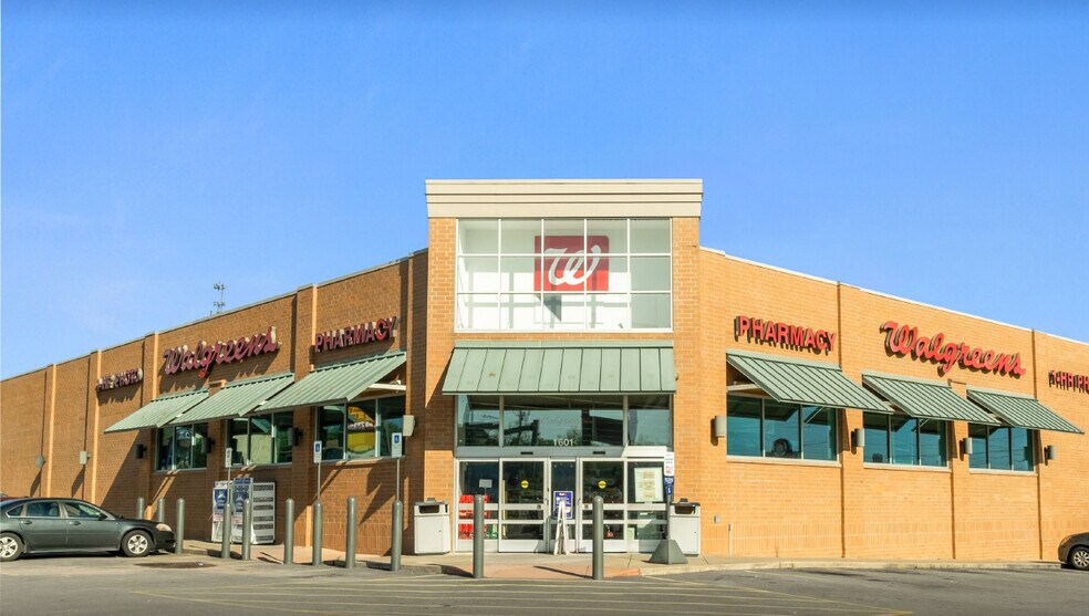 Primary Photo Of 1601 Fayetteville Rd, Van Buren Drugstore For Sale