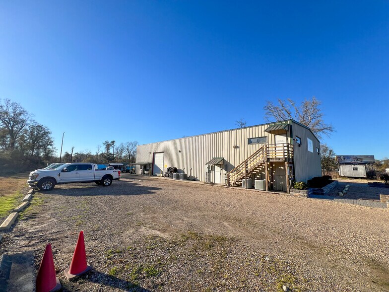 More Photos Of 39509 I-55 Service Rd, Ponchatoula Light Distribution For Lease