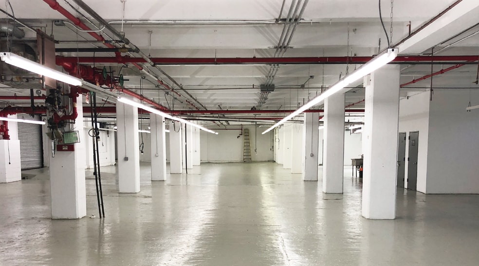 More Photos Of 2121 41st Ave, Long Island City Light Distribution For Lease