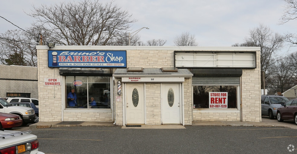 More Photos Of 317 Union Ave, Holbrook Freestanding For Sale