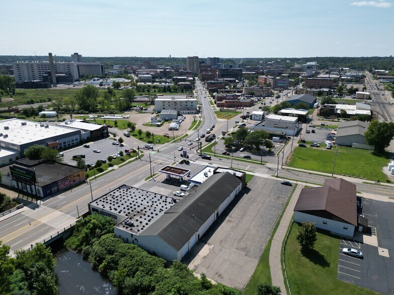 More Photos Of 412 Harrison St, Kalamazoo Freestanding For Lease