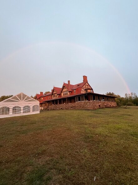 More Photos Of 50 Jacobs Rd, Moultonborough Hotel For Sale