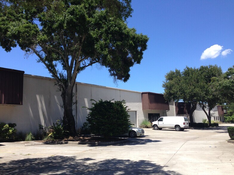 More Photos Of 2100-C Palmetto St, Clearwater Warehouse For Lease