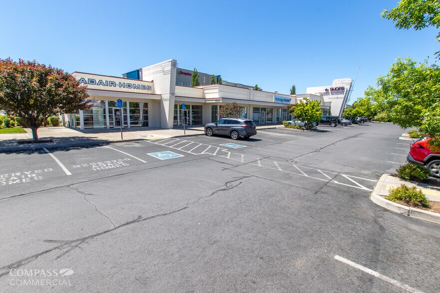 More Photos Of 3835 SW 21st St, Redmond Unknown For Lease