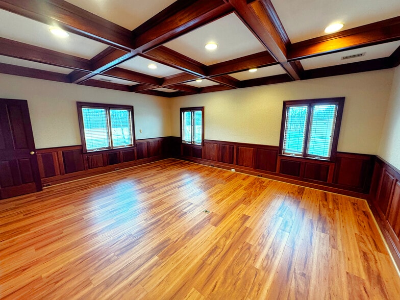 More Photos Of 4715 Bethania Station Rd, Winston-Salem Light Manufacturing For Lease