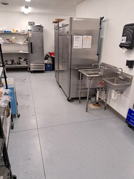 More Photos Of 7709 Main st, Siren Restaurant For Sale