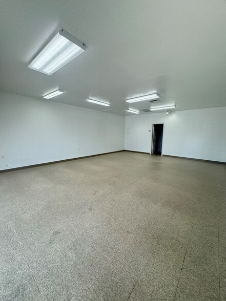 Primary Photo Of 2920-2972 Churn Creek Rd, Redding General Retail For Lease