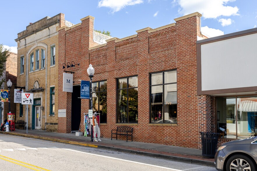 More Photos Of 214 Main St, Fort Mill General Retail For Lease