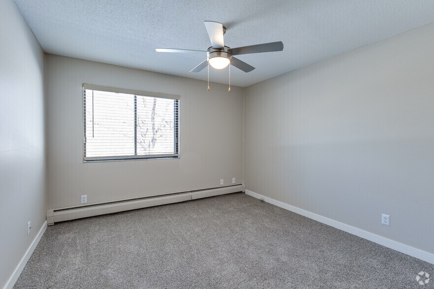 More Photos Of 2050 7th Ave E, North Saint Paul Apartments For Sale