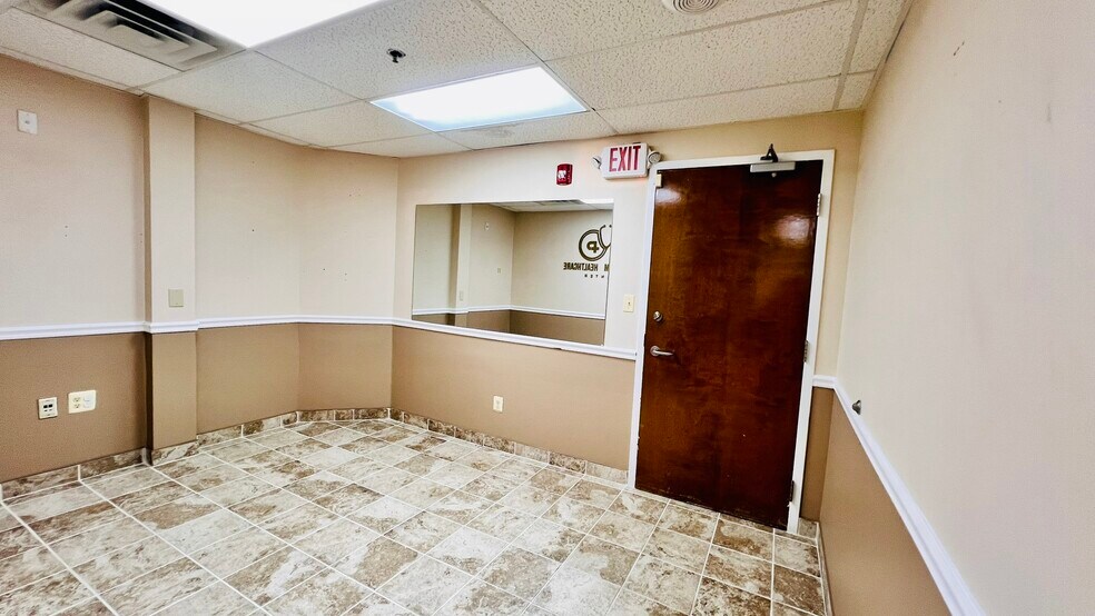More Photos Of 561 Cranbury Rd, East Brunswick Medical For Sale