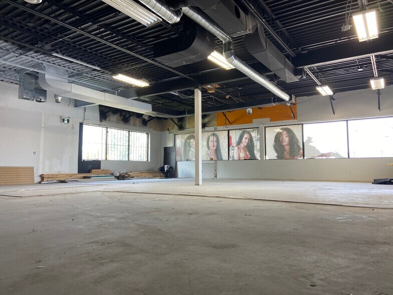 More Photos Of 2208 St Joseph Blvd, Ottawa Freestanding For Lease