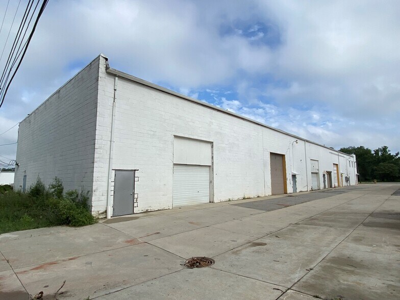 More Photos Of 30835 W 10 Mile Rd, Farmington Warehouse For Sale