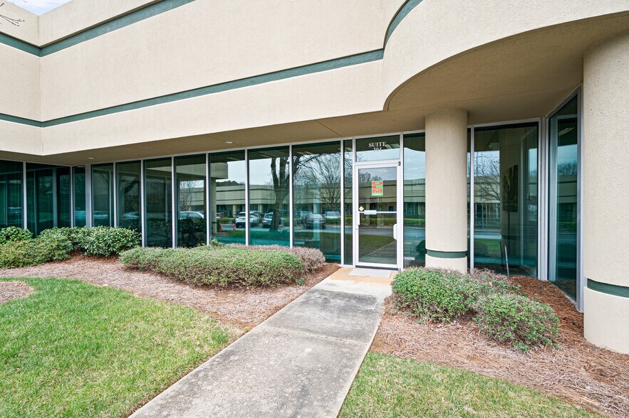 Primary Photo Of 975 Cobb Place Blvd NW, Kennesaw Flex For Sale