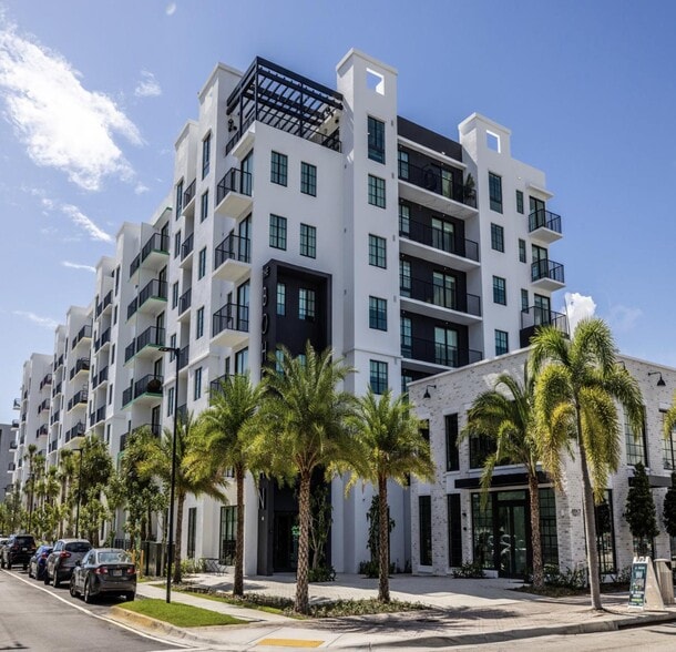 More Photos Of 825 NE 6th St, Fort Lauderdale Apartments For Sale