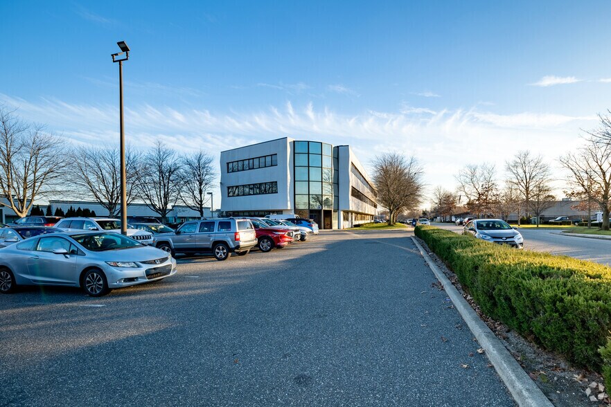 More Photos Of 3900 Veterans Memorial Hwy, Bohemia Office For Lease