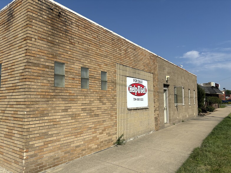 Primary Photo Of 2884 Fort St, Lincoln Park Industrial For Sale