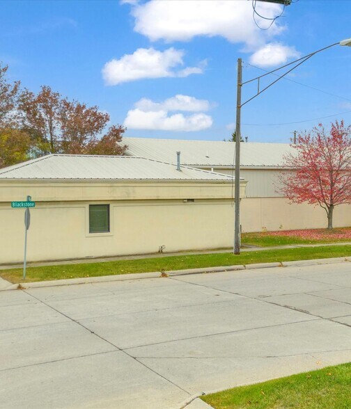 More Photos Of 12525 E 9 Mile Rd, Warren Warehouse For Sale