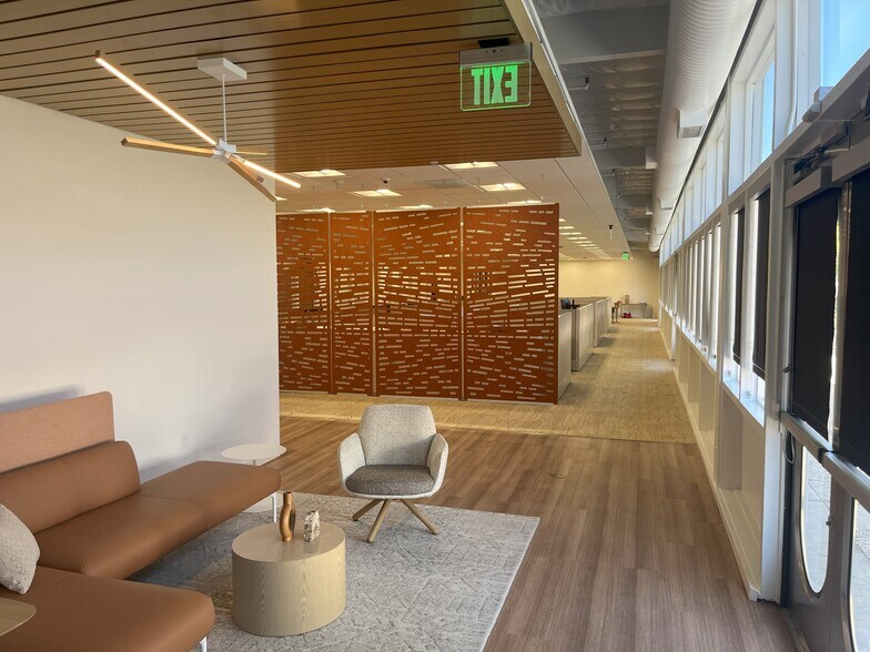 More Photos Of 6395 Cindy Ln, Carpinteria Manufacturing For Lease