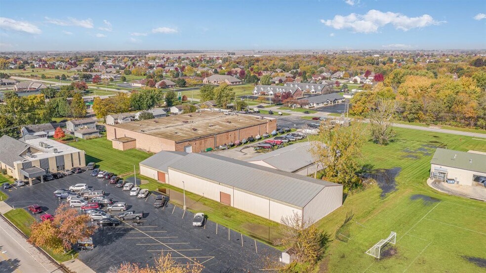 More Photos Of 879 Bedford Rd, Morris Showroom For Sale