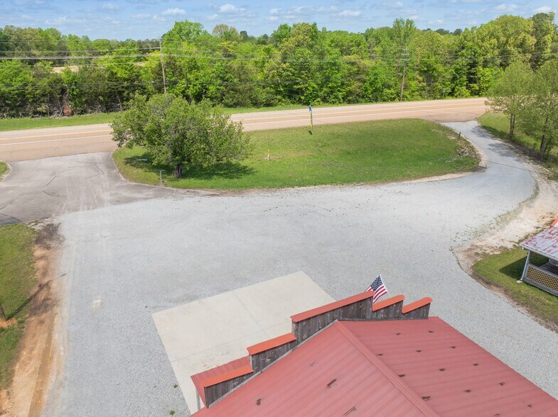 More Photos Of 2598 Tennessee Ave N, Parsons Storefront For Sale