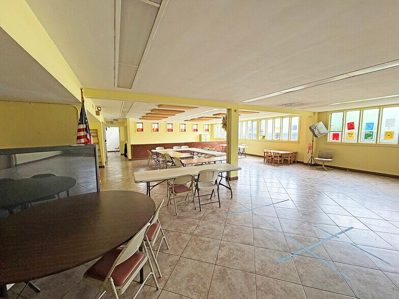 More Photos Of 1503 Broadway, Rockford Religious Facility For Sale