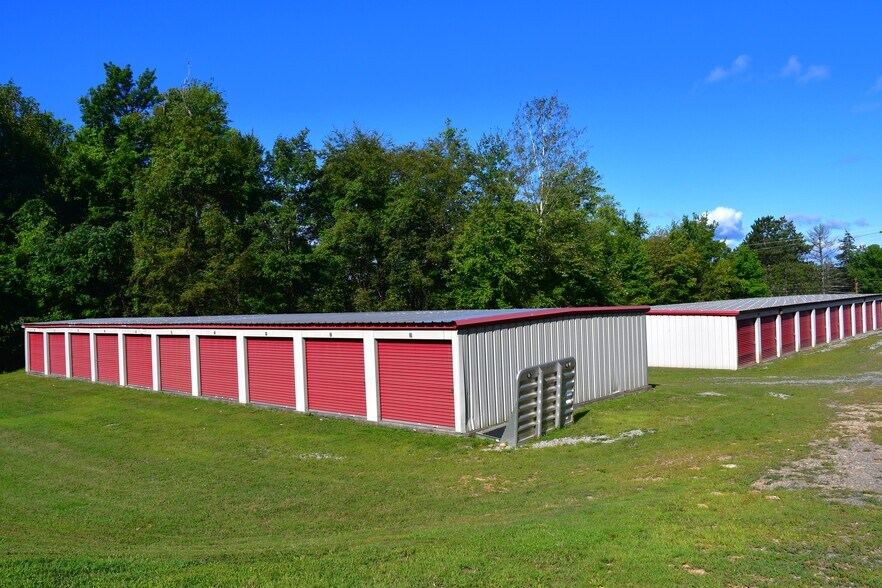 More Photos Of 138 Chestnut St, Marienville General Retail For Sale