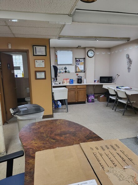More Photos Of 3180 Genesee St, Buffalo Warehouse For Lease