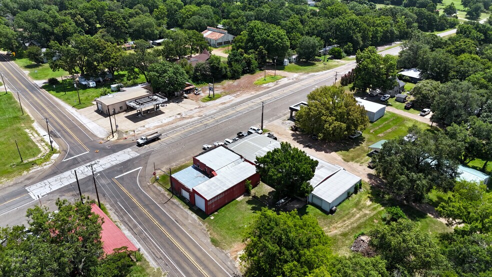 More Photos Of 15700 Hwy 175 E, Poynor General Retail For Sale