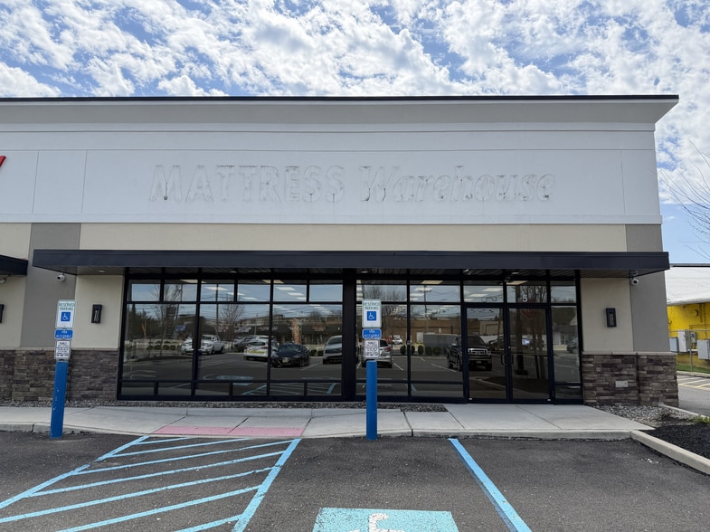 More Photos Of 1508 Route 38, Hainesport Storefront For Lease