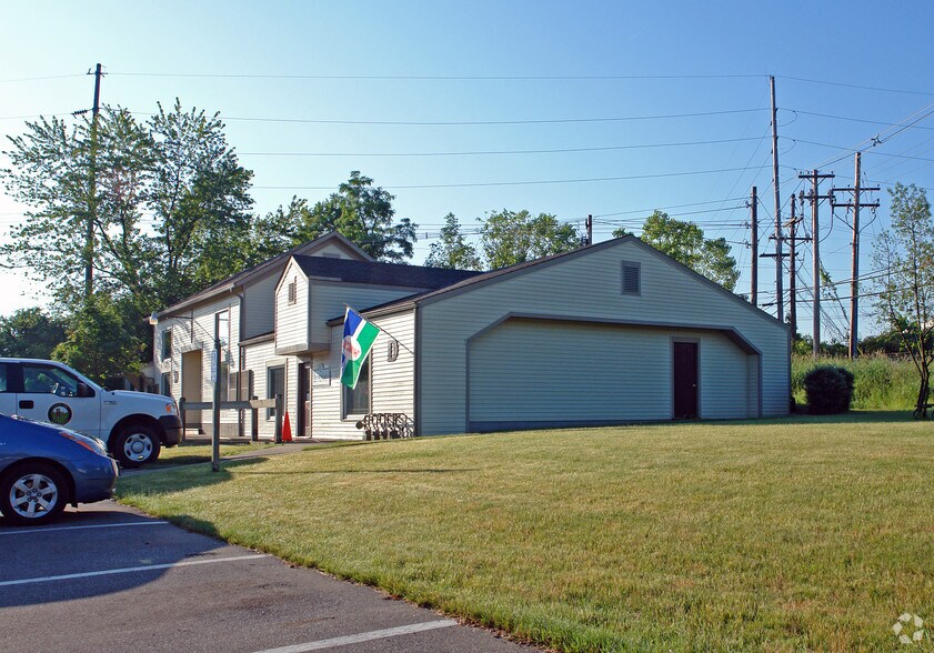 More Photos Of 46 Ravenna St, Hudson Office For Lease