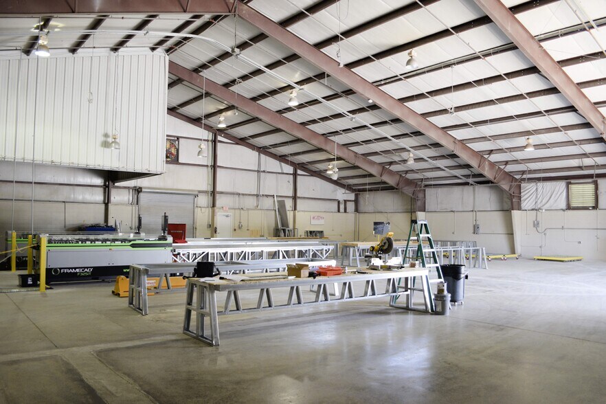 More Photos Of 1050 Central Park Dr, Sanford Warehouse For Lease