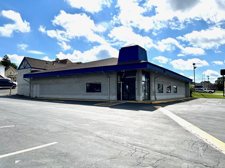 Primary Photo Of 940 Jefferson Ave, Washington Freestanding For Lease