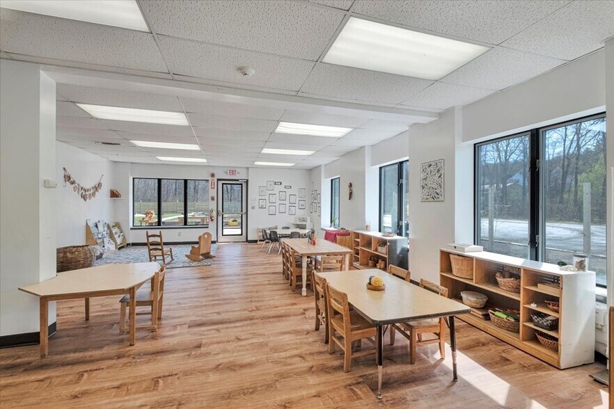 More Photos Of 4 Glenna Dr, Carmel Specialty For Sale