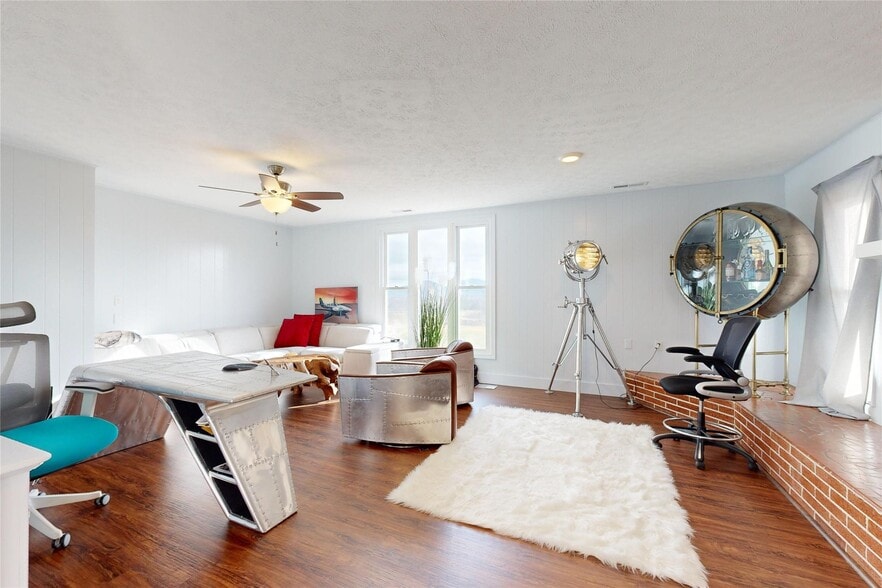 More Photos Of 598 Miles View Dr, Mills River Warehouse For Sale