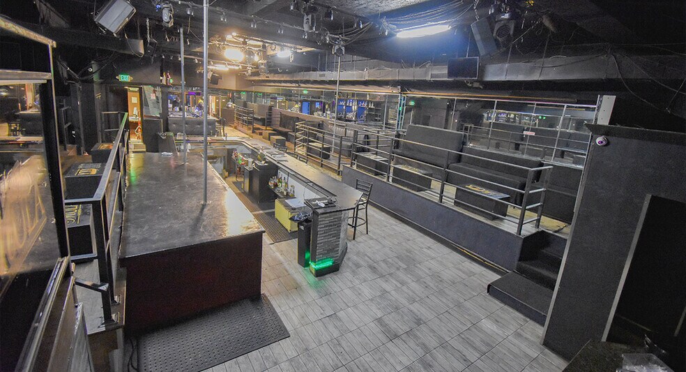 More Photos Of 414-416 E Baltimore St, Baltimore Bar For Sale