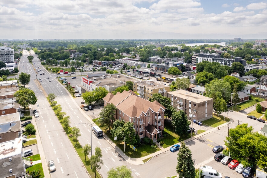 More Photos Of 3500 Rue Chalifoux, Laval Apartments For Sale