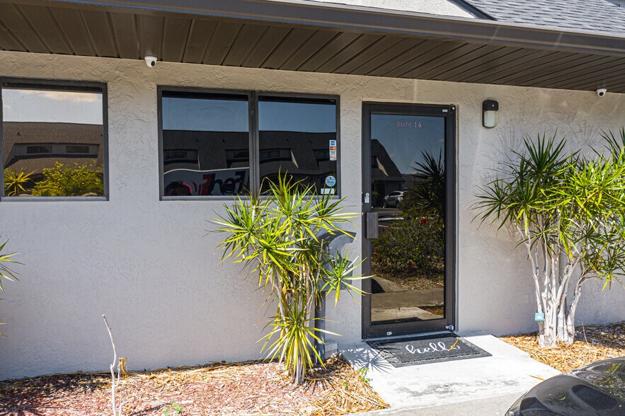 More Photos Of 5235 Ramsey Way, Fort Myers Office For Sale