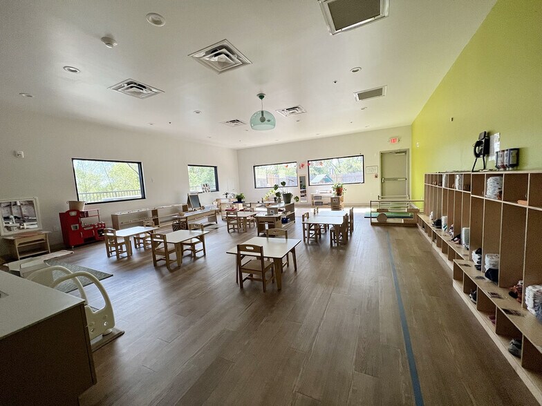 More Photos Of 2007 FM 2004 Dr, Richwood Daycare Center For Sale