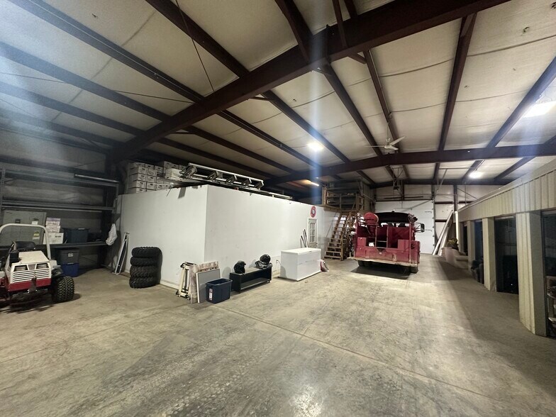 More Photos Of 98 Denali Dr, Colliers Industrial For Lease