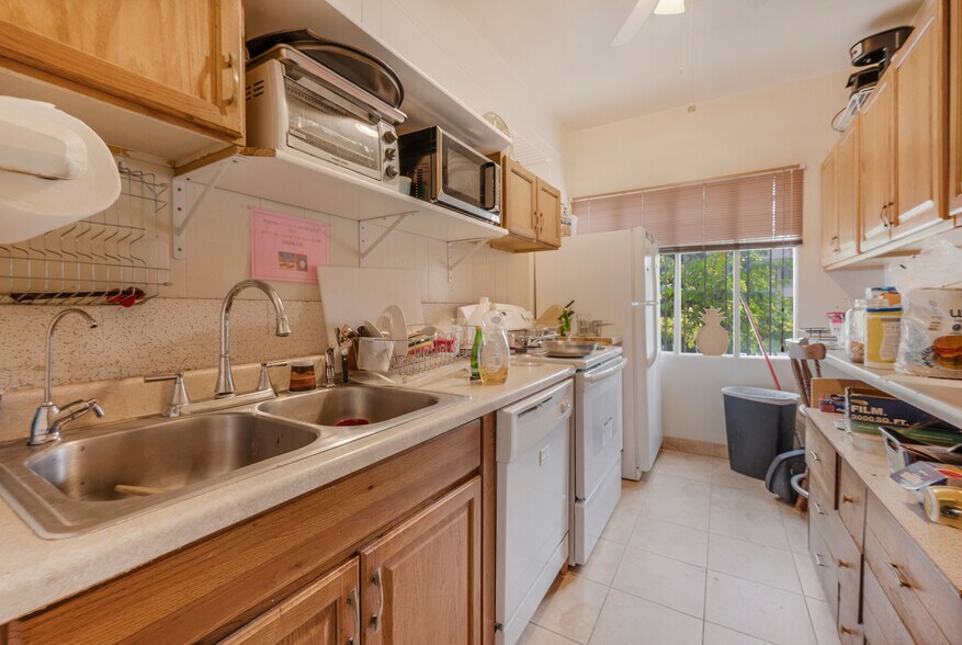 More Photos Of 2641 Fresno St, Fresno Office For Sale