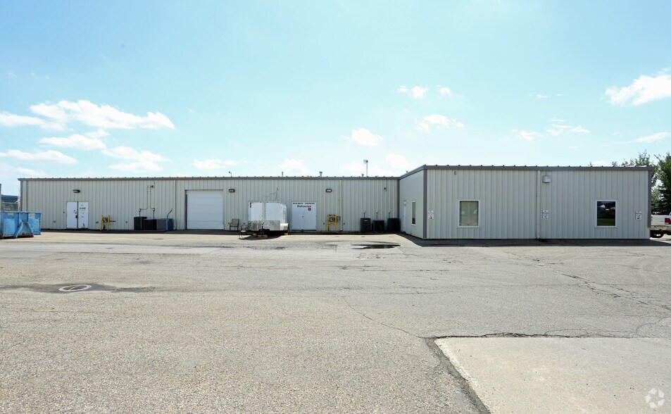 More Photos Of 18150 111th Ave NW, Edmonton Flex For Lease