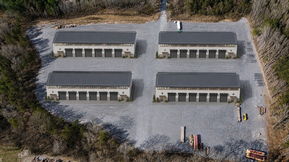 More Photos Of 152 Tyler Dr, Calhoun Warehouse For Lease