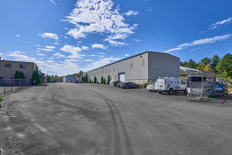 More Photos Of 896 Boston Post Rd, Marlborough Warehouse For Sale