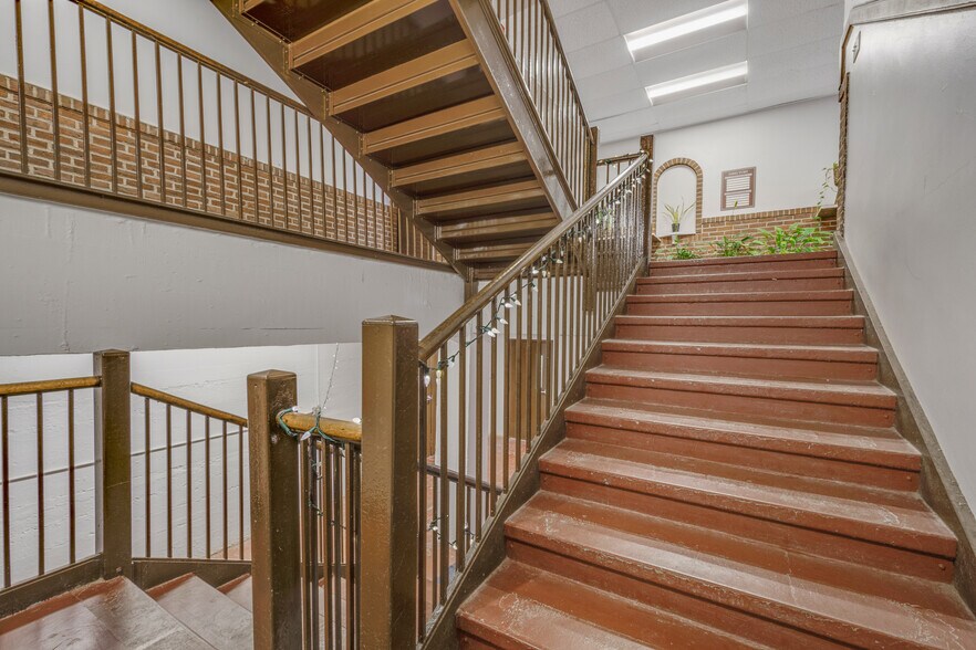 More Photos Of 330 Main St, Manchester Loft Creative Space For Sale