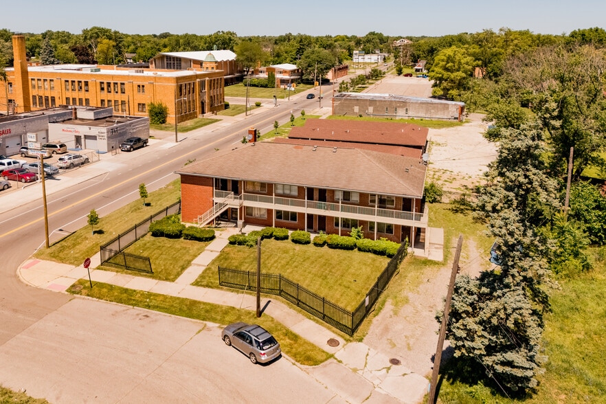 Primary Photo Of 9700 Chalmers St, Detroit Apartments For Sale