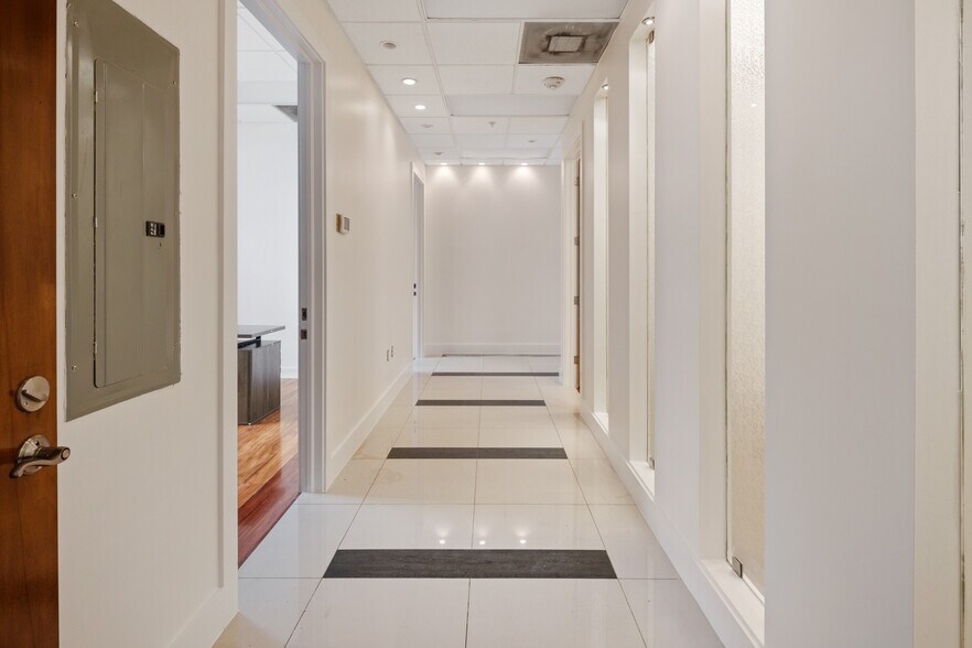 More Photos Of 1805 Ponce de Leon Blvd, Coral Gables Medical For Sale