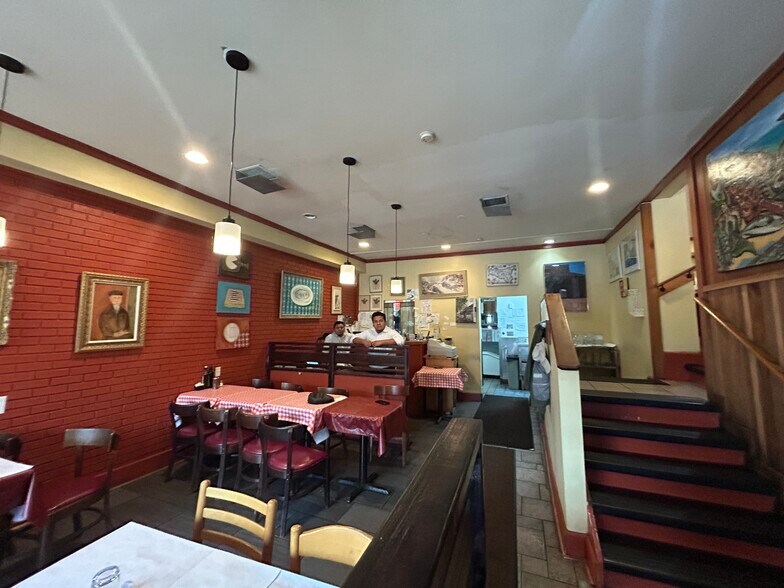 More Photos Of 4918 Cordell Ave, Bethesda Storefront For Sale