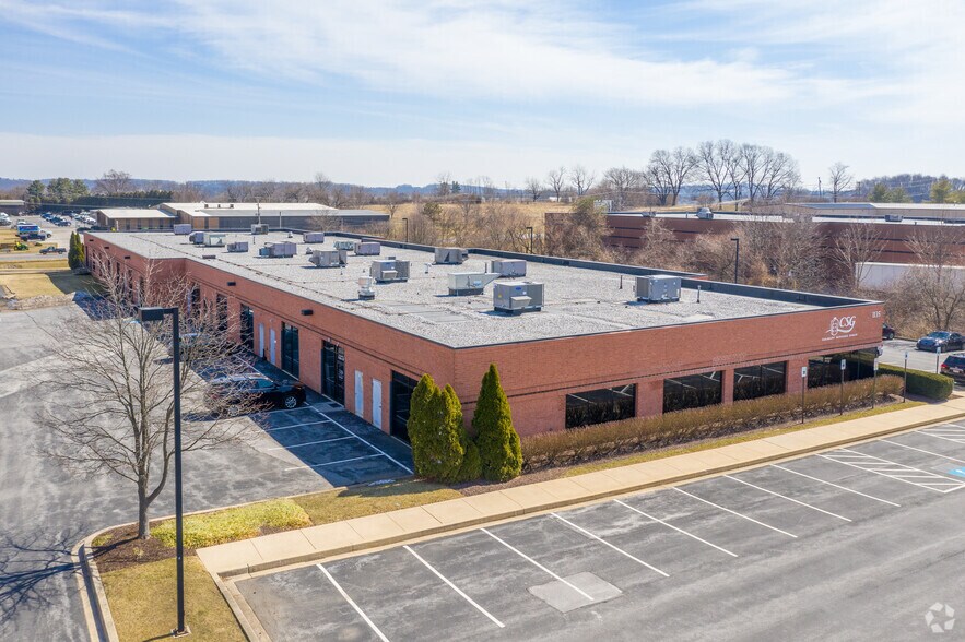 More Photos Of 125 Airport Dr, Westminster Unknown For Lease