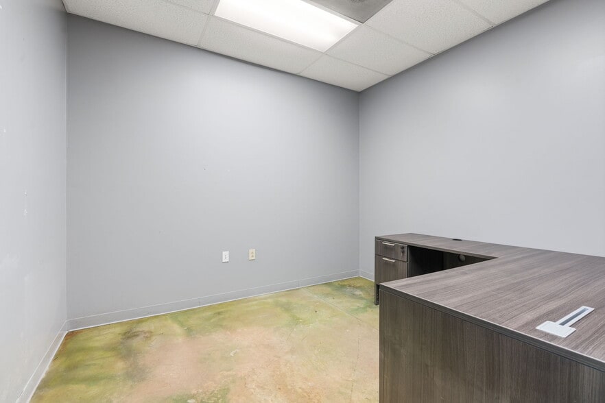More Photos Of 2200 Sciaaca Rd, Spring Office For Sale