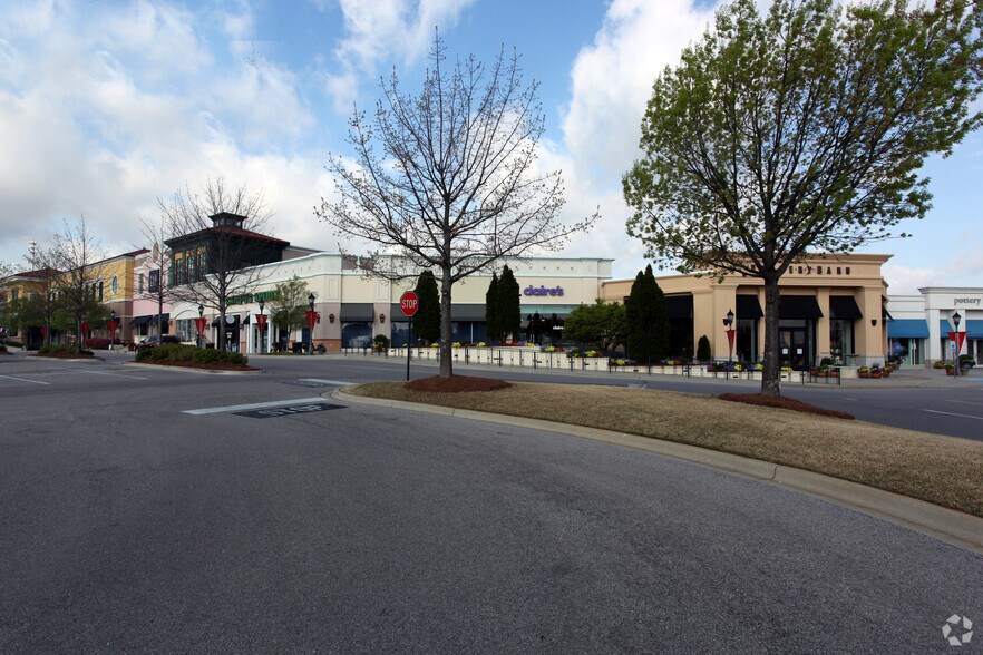 More Photos Of 201-221 Summit Blvd, Birmingham Unknown For Lease